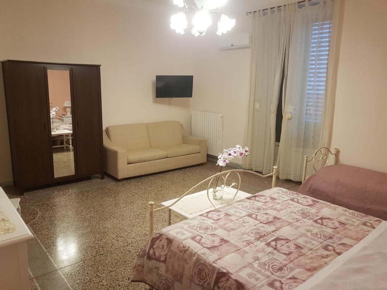 Carpe Diem Apartment Taranto Bagian luar foto