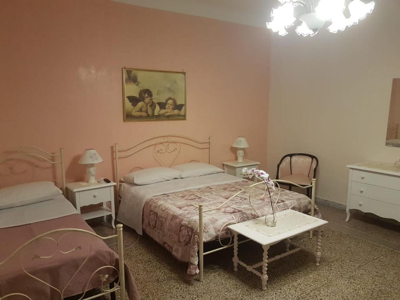 Carpe Diem Apartment Taranto Bagian luar foto